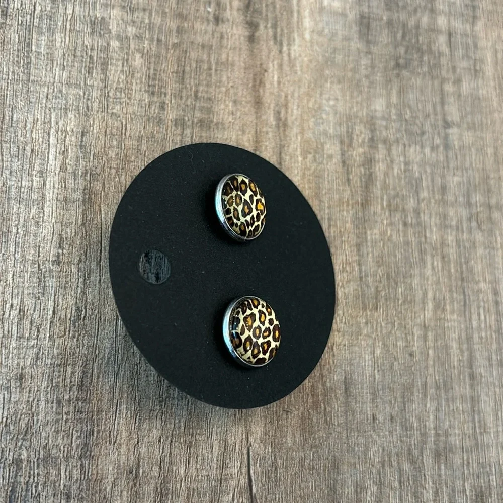Homemade Earrings - 12mm diameter circle - post style -‎ animal print